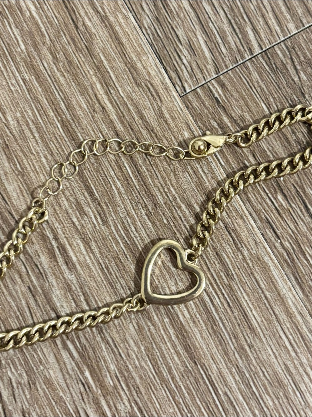 Gold Heart Link Bracelet- Elegant Women's Jewelry